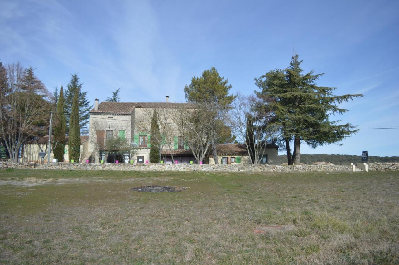 Les Loups Dans La Bergerie Banne Exterior foto